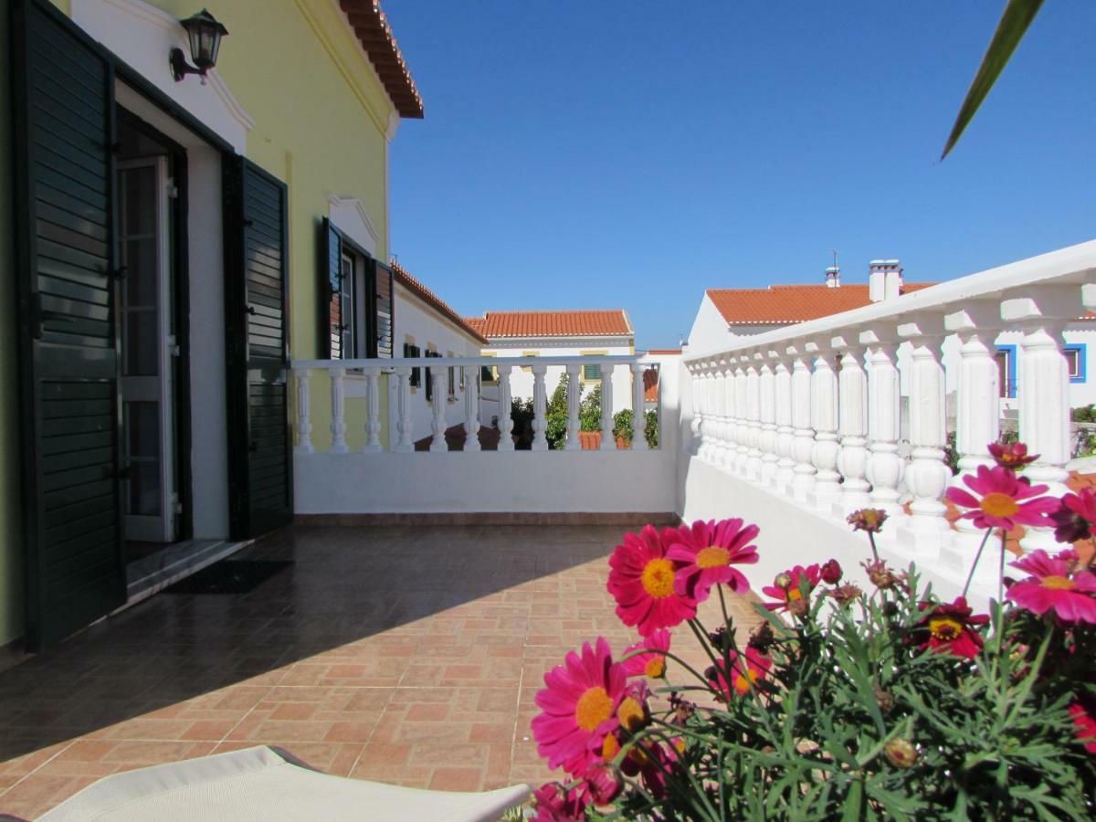 Lagoa Azul Guest House Віла-Нова-де-Мілфонтеш Екстер'єр фото